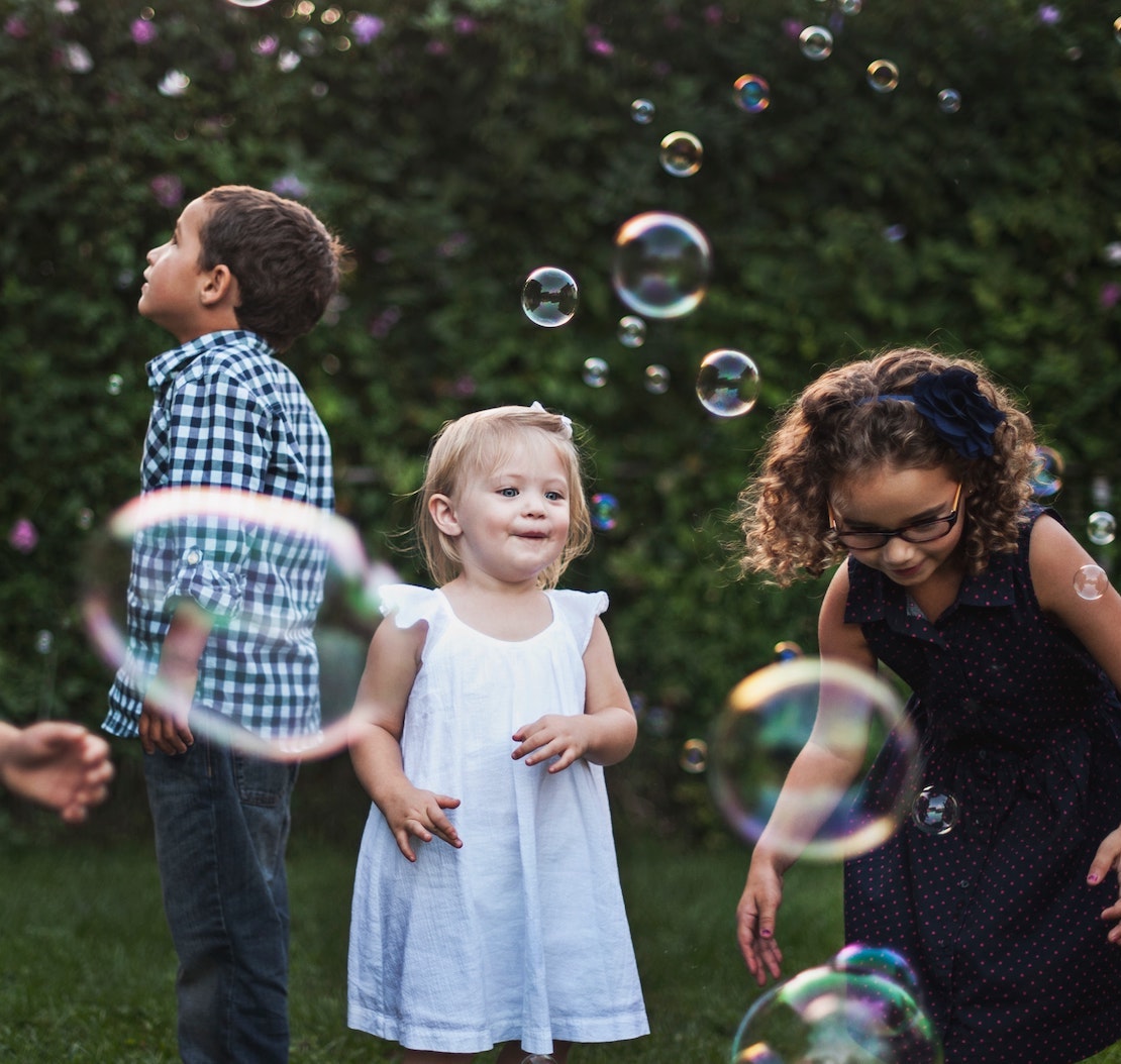 Arrange for amicable custody of your children, accompanied by a neutral third party
